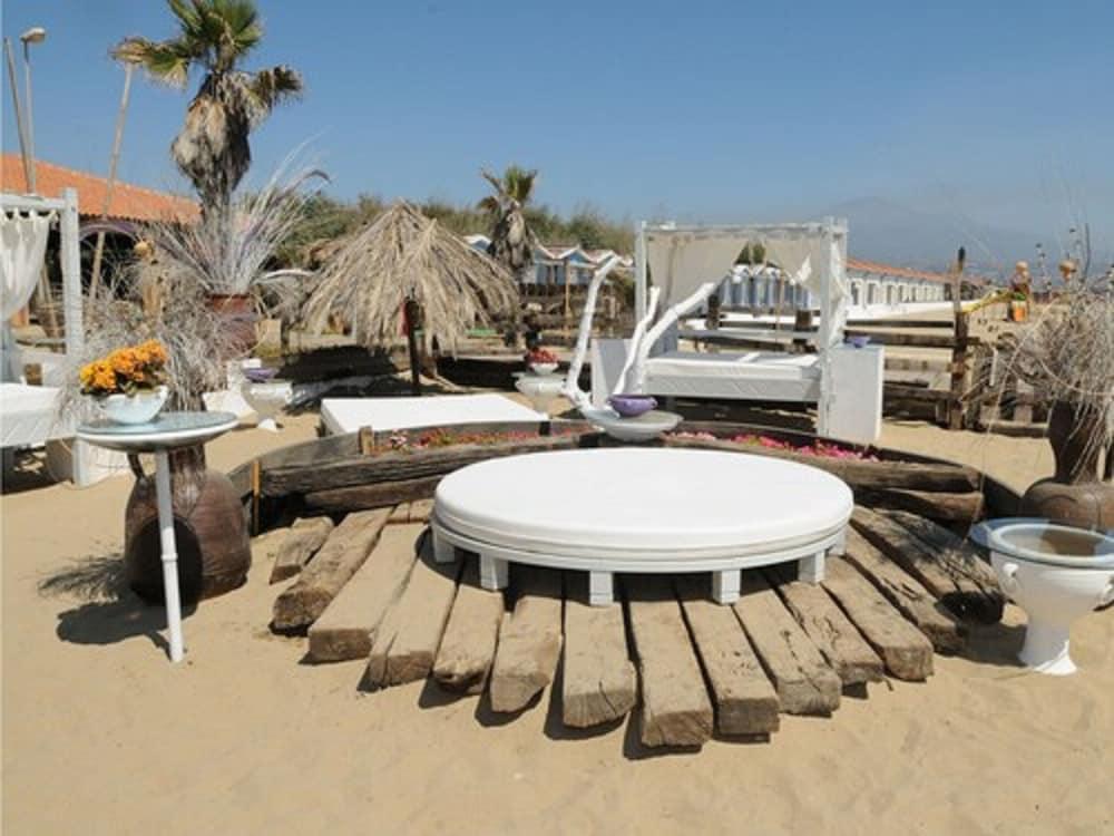 Villaggio Albergo Internazionale La Plaja Катания Экстерьер фото